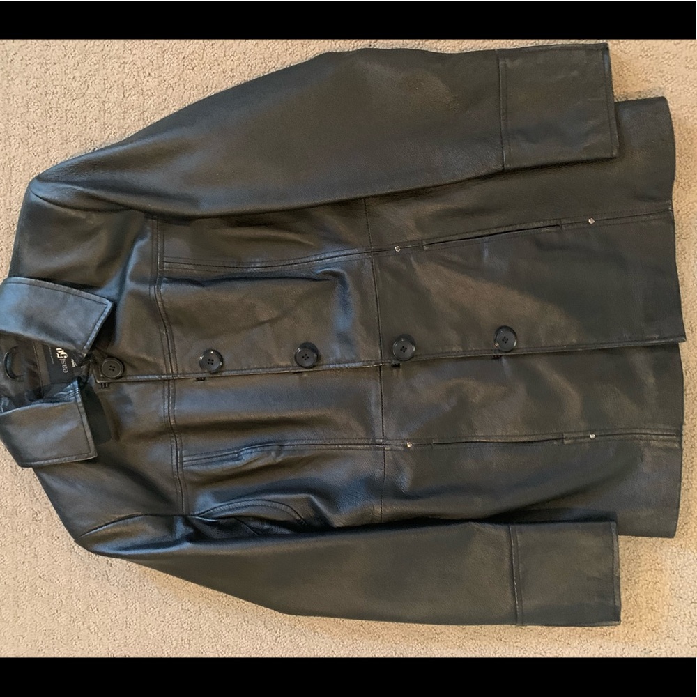 Women’s size small East 5th 100% genuine leather jacket.